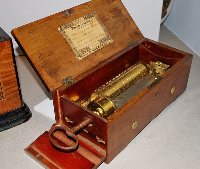 The Nicole Frère musical box