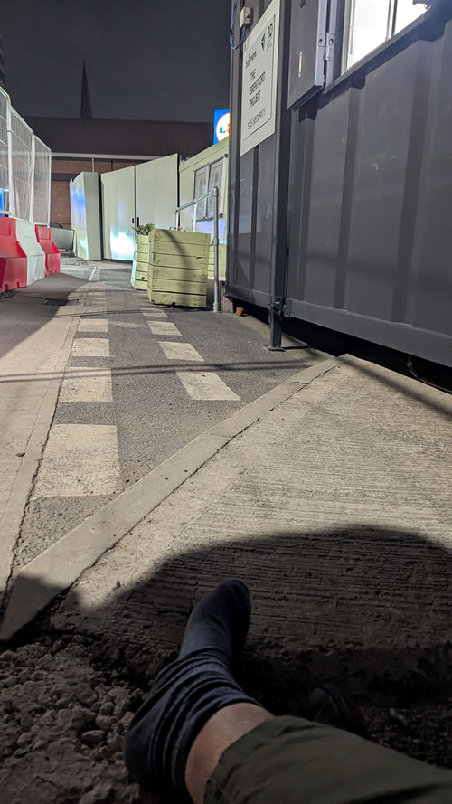 Kerb on dock road 