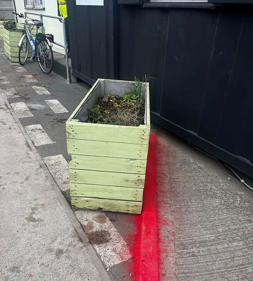 Dock Road kerb with planter 