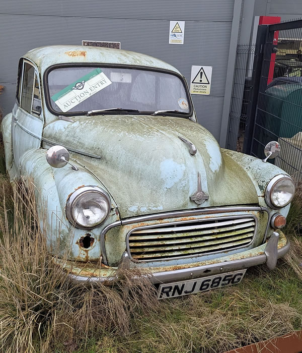 Old junk car 