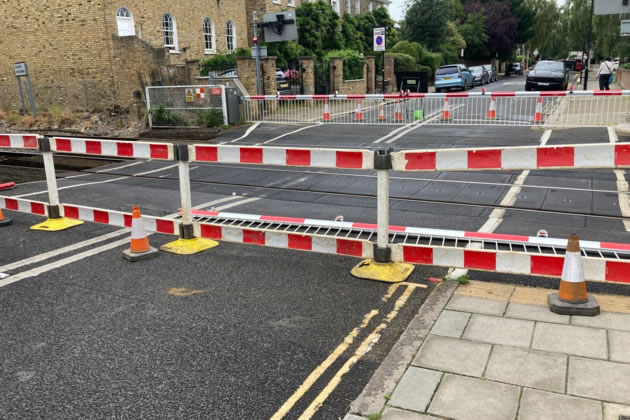 Crossing was closed this Monday after barrier hit by vehicle