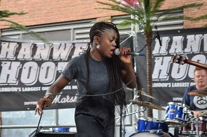 Singer - Liz Jenner