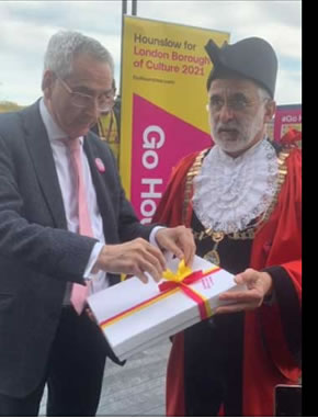 tony arbouR and the mayor of hounslow
