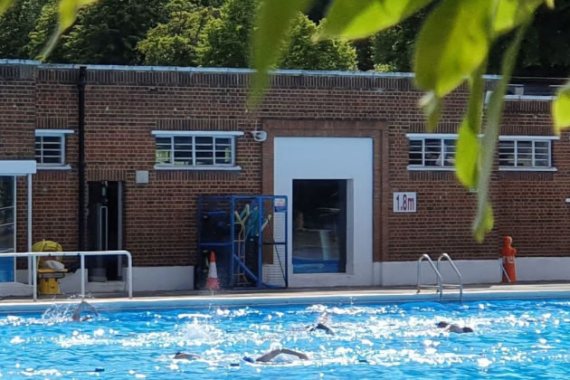 Open air lidos are becoming increasing popular across London